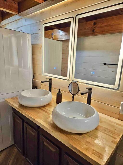 Modern Lake Side Nest• Hotub Fenced Yard King Beds Sevierville Dış mekan fotoğraf