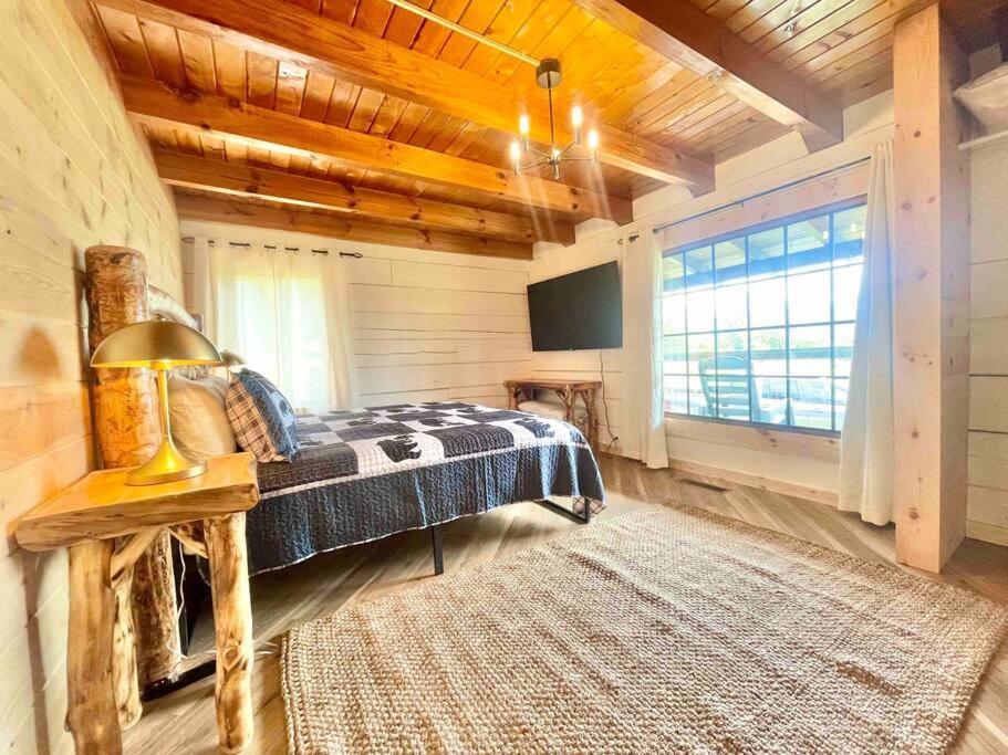 Modern Lake Side Nest• Hotub Fenced Yard King Beds Sevierville Dış mekan fotoğraf