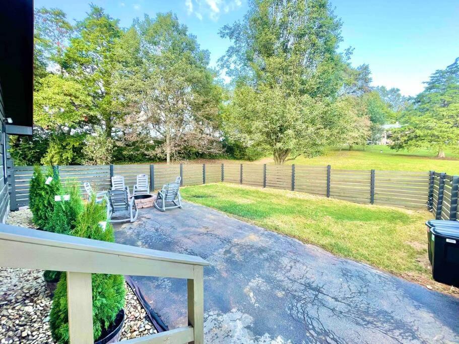 Modern Lake Side Nest• Hotub Fenced Yard King Beds Sevierville Dış mekan fotoğraf