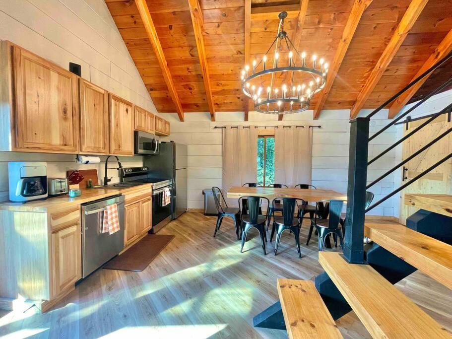 Modern Lake Side Nest• Hotub Fenced Yard King Beds Sevierville Dış mekan fotoğraf